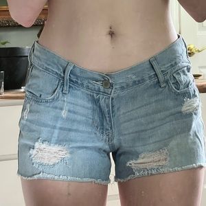 Old navy “The Diva” shorts. Light jean wash size 2